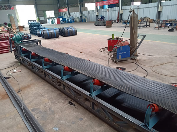 皮帶輸送機(jī)