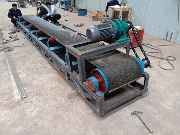 皮帶輸送機(jī)