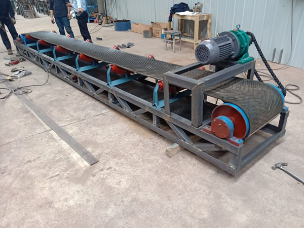 皮帶輸送機(jī)